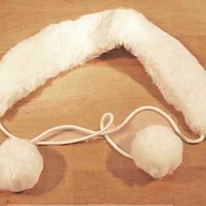COLLAR, VINTAGE, LAMB FUR WITH FUR POM-POMS, 1957, IVORY SHEARED LAMB, 16 x 3 IN